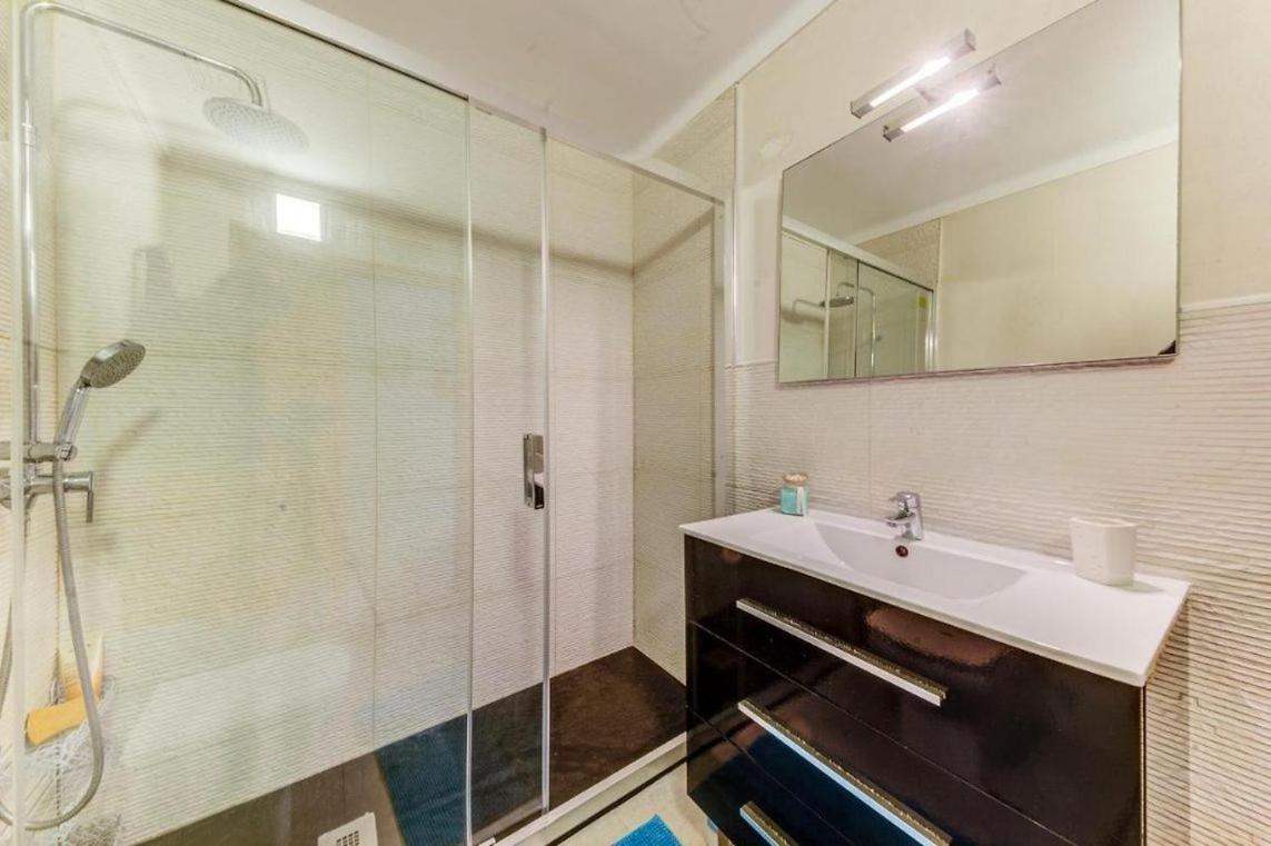 Vivienda Con Piscina A 300 Metros De La Playa Appartement *